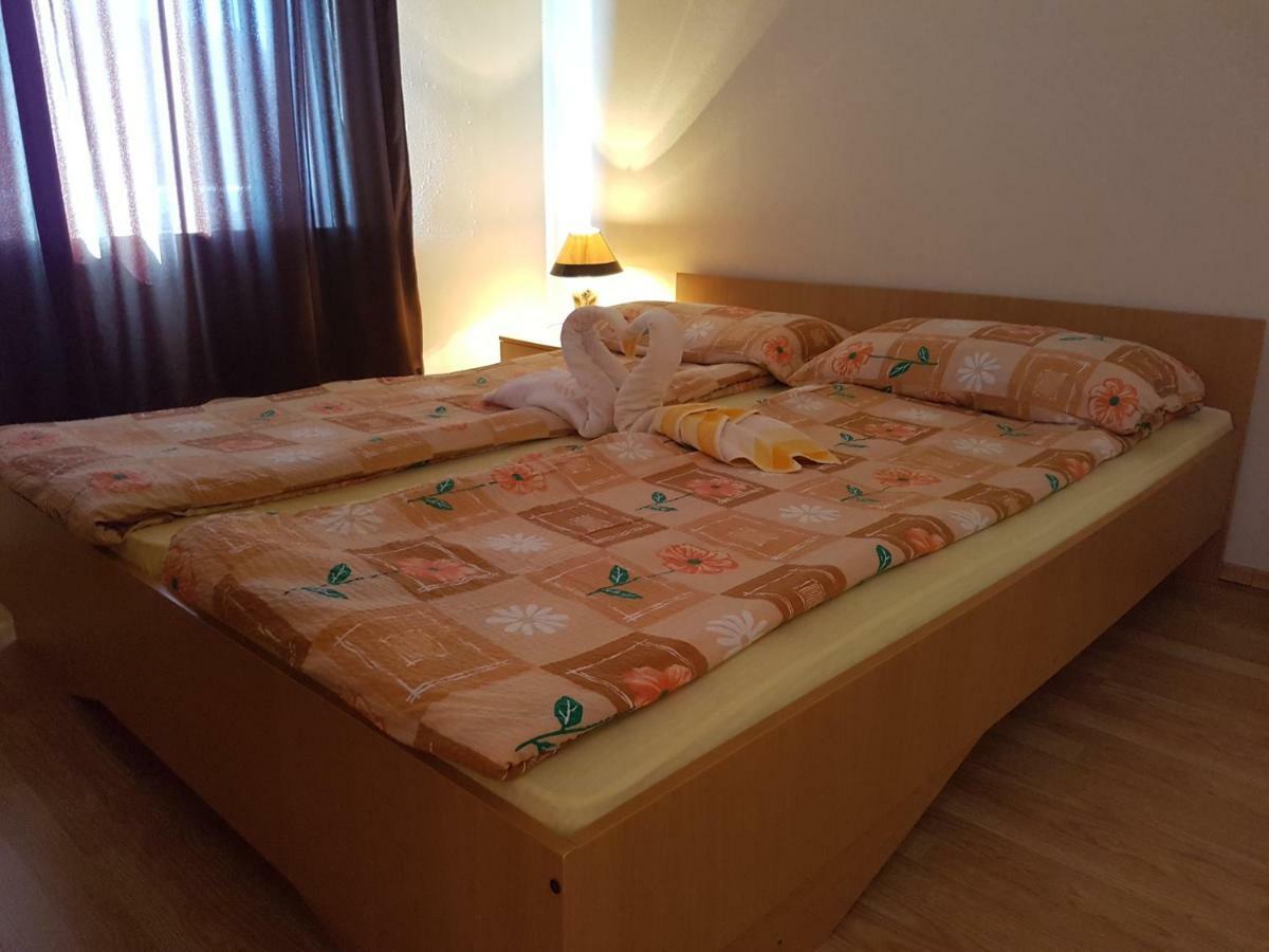 Apartments Mara Novi Vinodolski Eksteriør billede